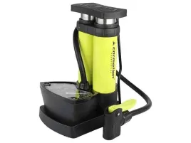 pompka-nozna-slupkowa-dwutlokowa-z-analogowym-cisnieniomierzem-max-10-bar