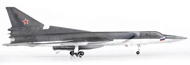 academy-12636-tu-22m3-backfire-c-1-144-waga-z-opakowaniem-0-kg