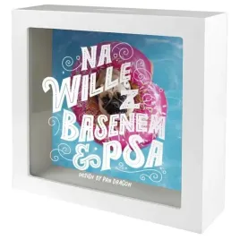 skarbonka-na-wille-z-basenem-i-psa-pan-dragon