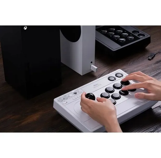 8bitdo-arcade-stick-xbox-and-pc-white-stan-nowy