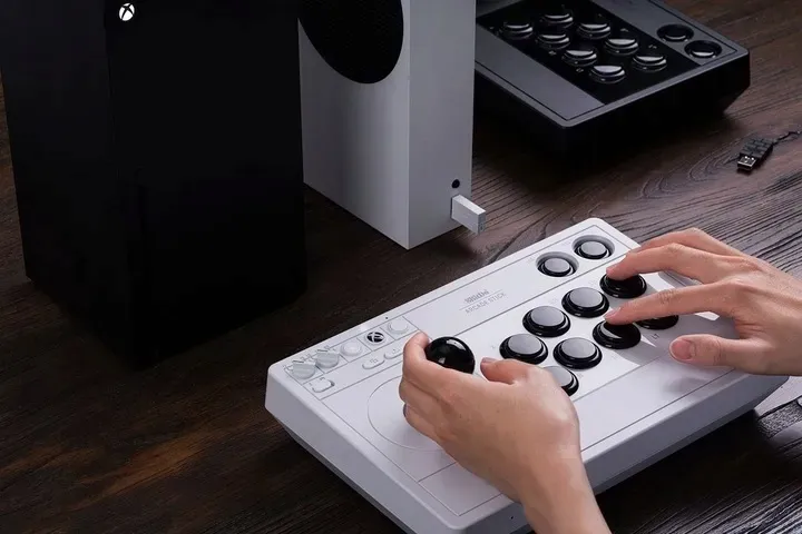 8bitdo-arcade-stick-white-joystick-xbox-one-xors-pc-stan-nowy