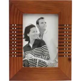 drewniana-stojaca-ramka-na-zdjecie-brazowa