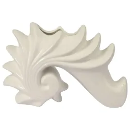 ceramiczny-bialy-wazon-w-ksztalcie-muszli-26x17x10