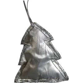 srebrna-zawieszka-w-ksztalcie-choinki-z-materialu-ozdoba-choinkowa-ozdoba