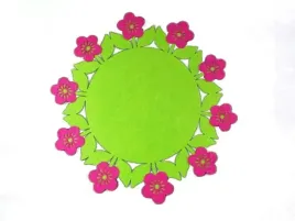 okragla-filcowa-serweta-rozowa-z-zoltymi-kwiatkami