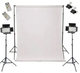 zestaw-oswietleniowy-z-lampami-panelowymi-led-600w-biale-tlo-klipsy
