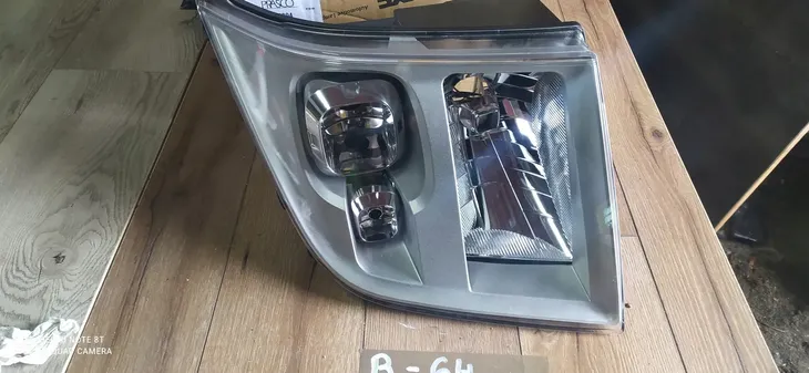 reflektor-tyc-20-11736-05-2-stan-nowy-rodzaj-swiatel-mijania-tradycyjne-halogenowe