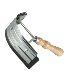sciagacz-do-wody-premier-equine-sweat-scraper-drewniana-raczka