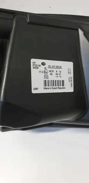 reflektor-hella-1el-247-025-251-regulacja-wysokosci-elektryczna