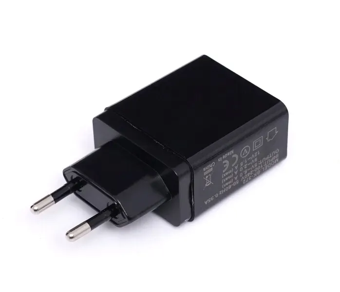 ladowarka-sieciowa-quick-charge-3-0-kd1236-waga-z-opakowaniem-1-kg