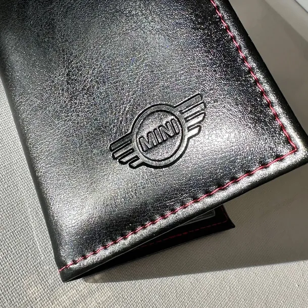 mini-cabrio-john-cooper-one-d-etui-dowod-portfel-tematyka-samochody-osobowe