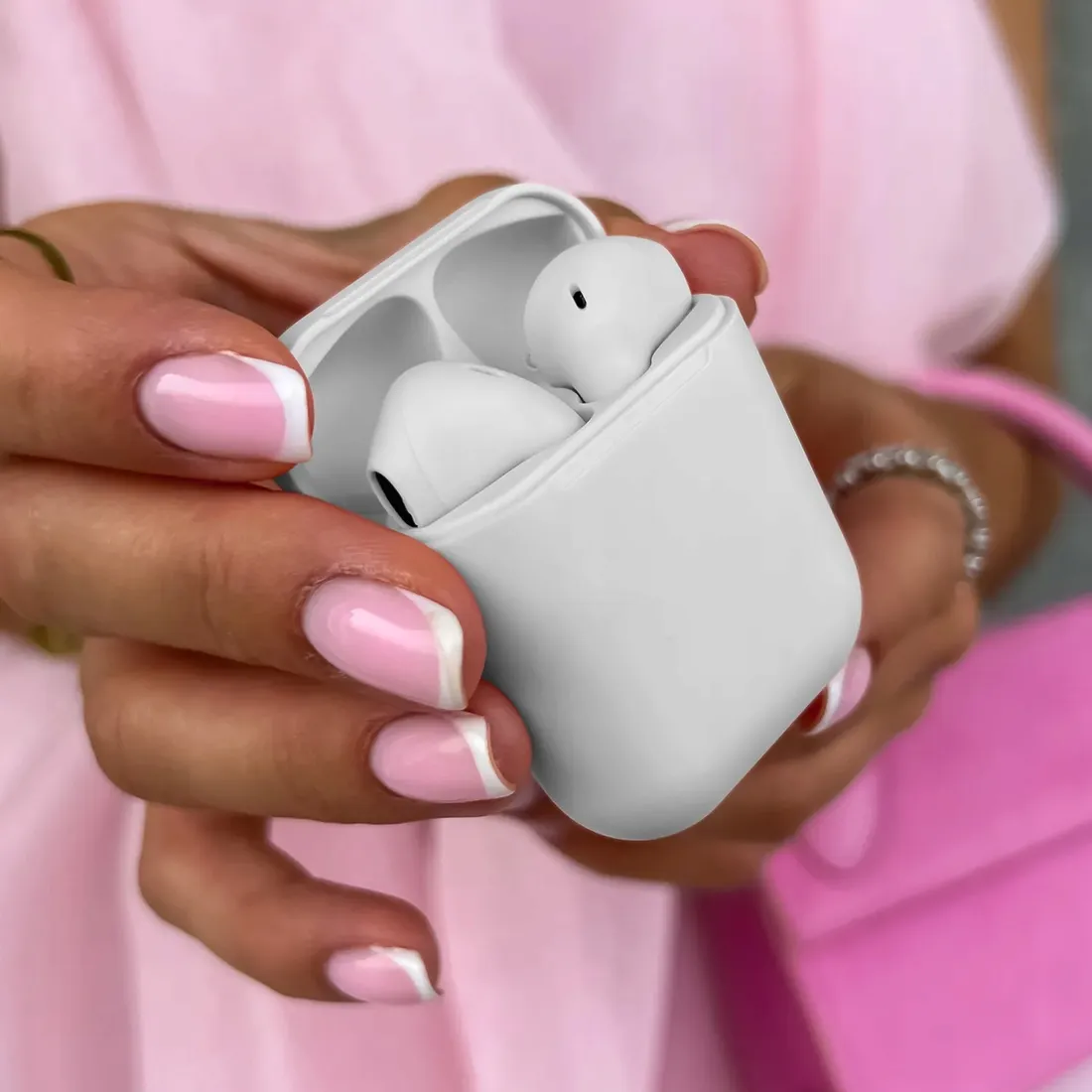 sluchawki-bezprzewodowe-bluetooth-biale-stan-nowy