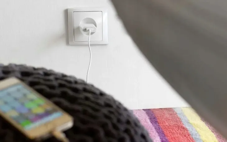 basic-ramka-na-4-moduly-poczworna-bmr4-11-bialy-material-tworzywo-sztuczne