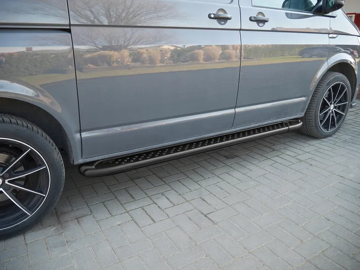 stopnie-boczne-progi-jeep-commander-2005-2010-stan-nowy-producent-arp