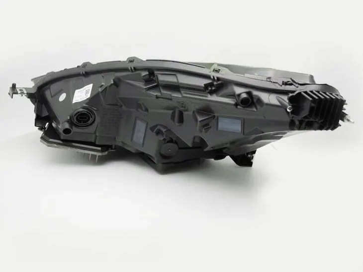 lampy-reflektory-full-led-do-tesla-model-3-17-23-rodzaj-swiatel-mijania-led