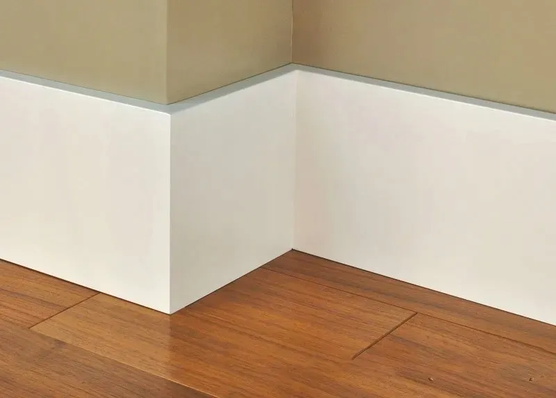 biala-listwa-przypodlogowa-mdf-150x16-na-wilgoc