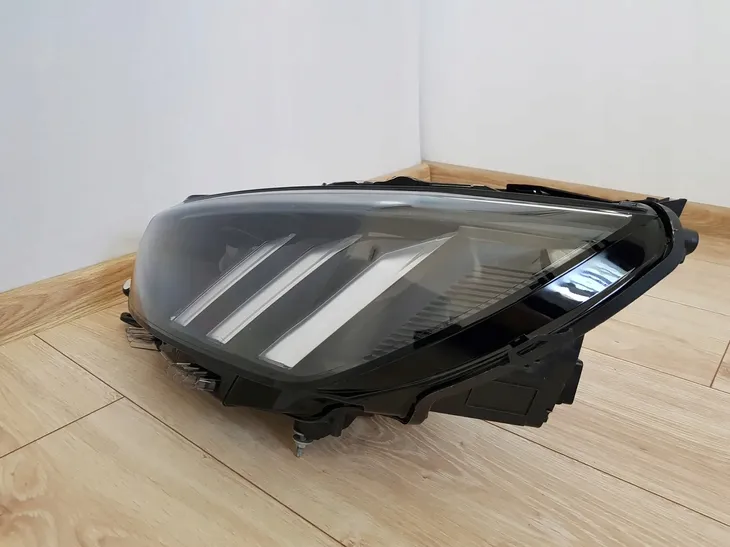 reflektor-tyc-20-14349-15-2-waga-z-opakowaniem-4-34-kg