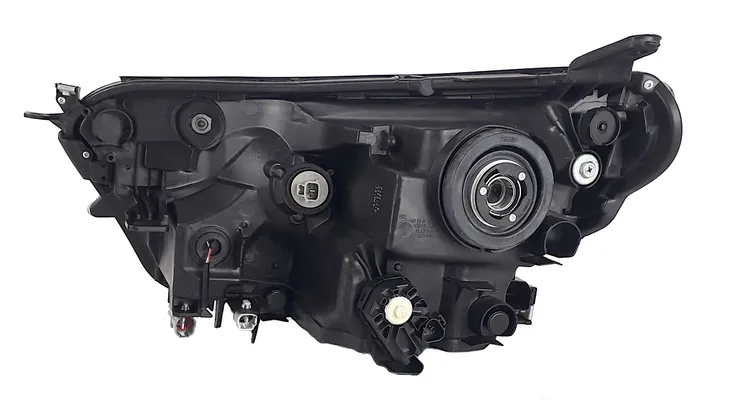reflektor-rav4-2-0-12-l-led-cpj-wersja-europejska