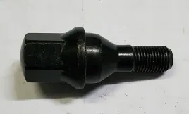 szpilka-kola-sasic-4055375