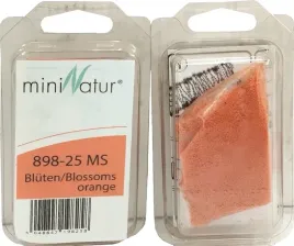 mininatur-pomaranczowe-kwiaty