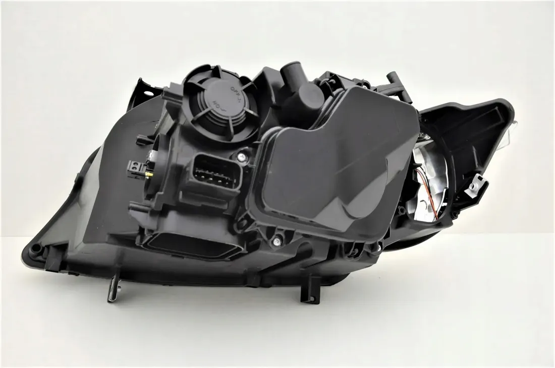 bmw-3-e90-e91-2008-11xenon-reflektor-prawy