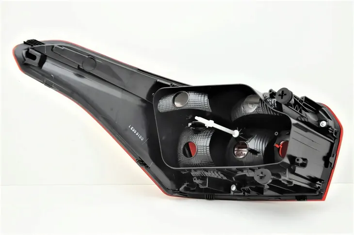 citroen-c-elysee-2017-lampa-tylna-prawa-typ-samochodu-samochody-osobowe