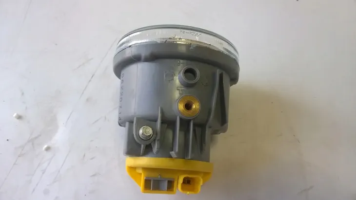 reflektor-przeciwmglowy-tyc-19-0251-05-2-stan-nowy-zrodlo-swiatla-tradycyjne-halogenowe