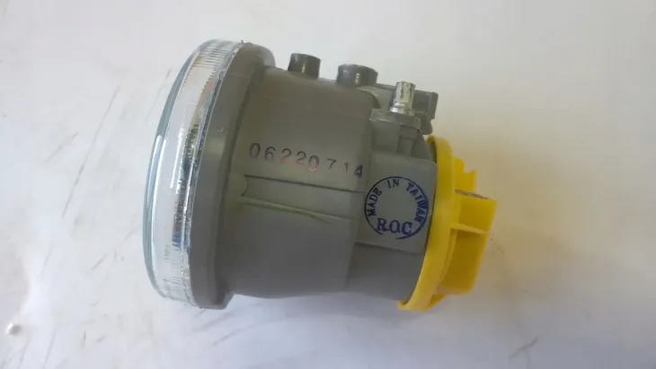 reflektor-przeciwmglowy-tyc-19-0251-05-2-stan-nowy-producent-czesci-tyc