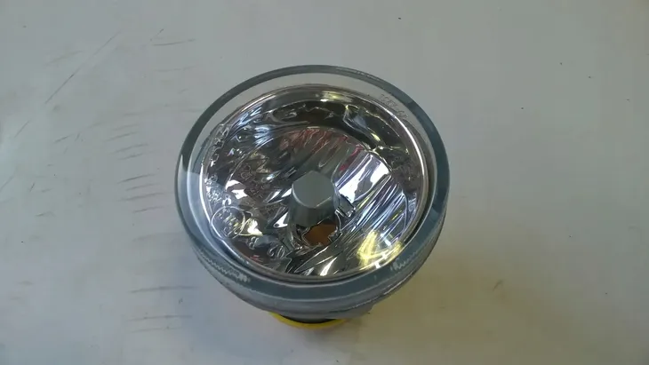 reflektor-przeciwmglowy-tyc-19-0251-05-2-stan-nowy-typ-samochodu-autobusy-samochody-dostawcze-samochody-osobowe