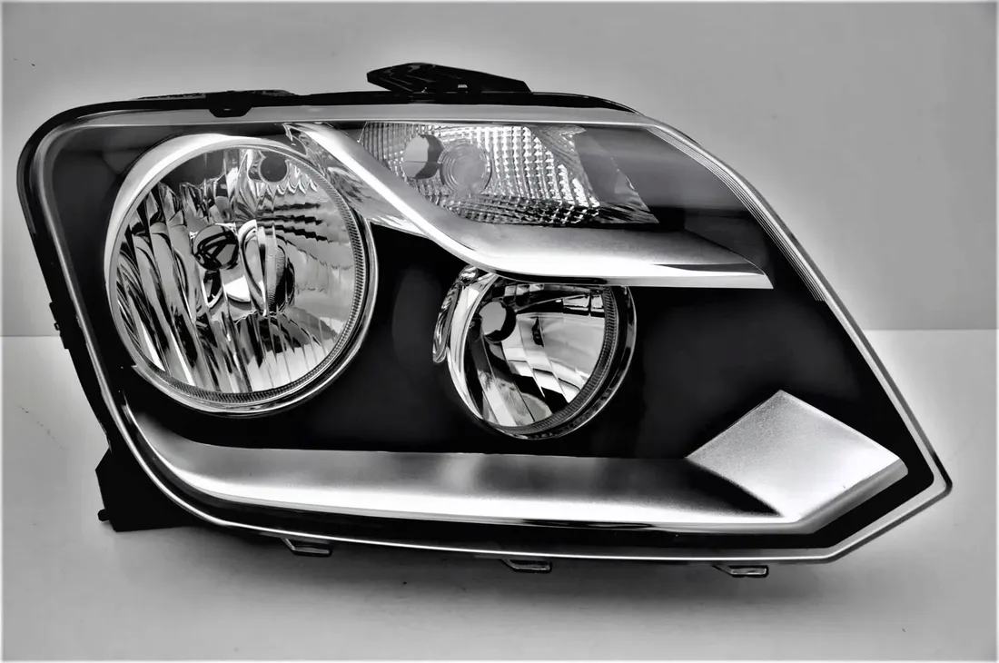 vw-amarok-2013-reflektor-prawy-nowy