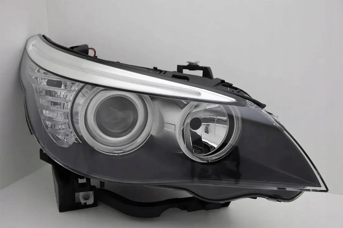 bmw-5-e60-e61-07-10-reflektor-h7-h7-led-prawy-stan-nowy