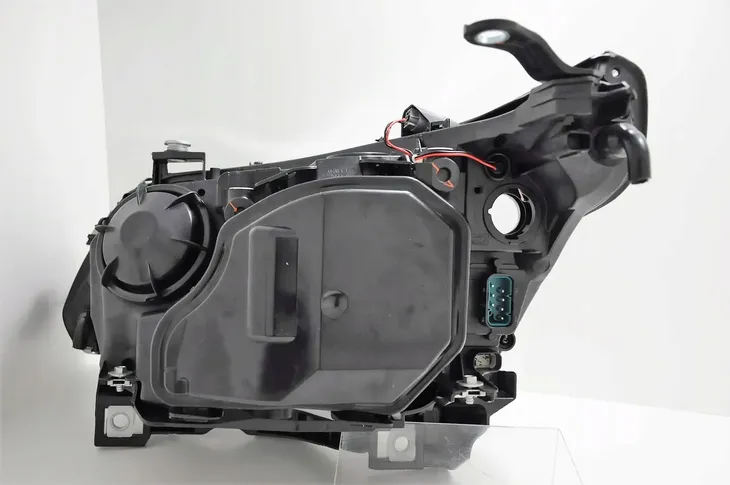 bmw-5-e60-e61-2003-07-reflektor-prawy-depo-strona-zabudowy-prawa