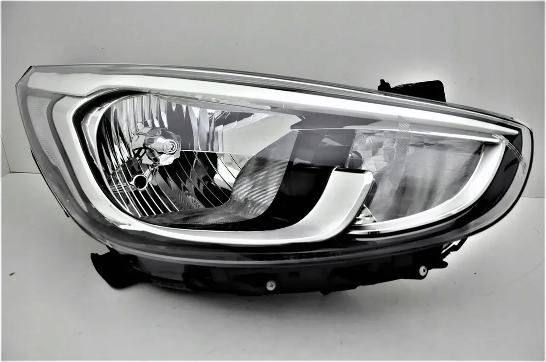 hyundai-accent-2015-reflektor-prawy