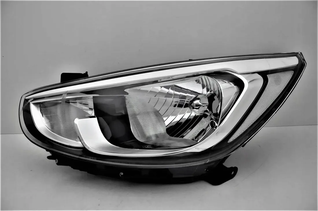 hyundai-accent-2015-reflektor-prawy