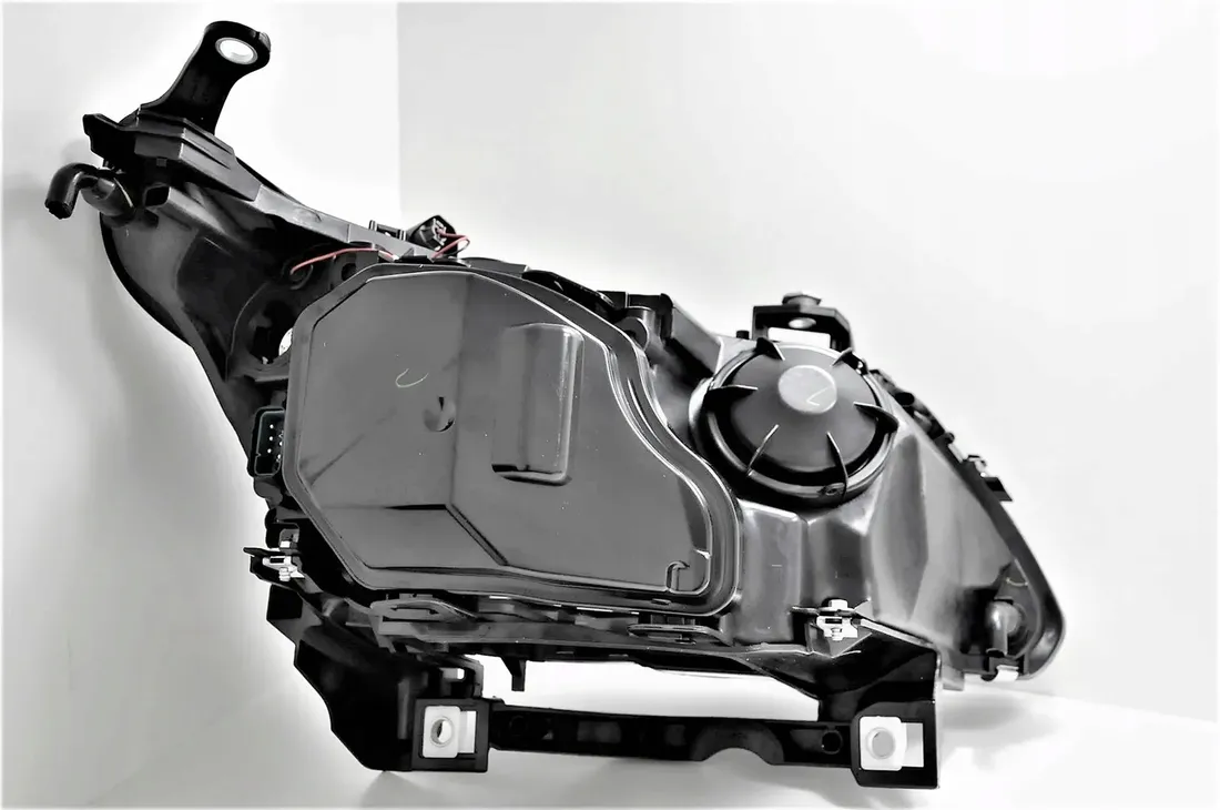 bmw-5-e60-e61-2003-07-reflektor-lewy-depo-stan-nowy