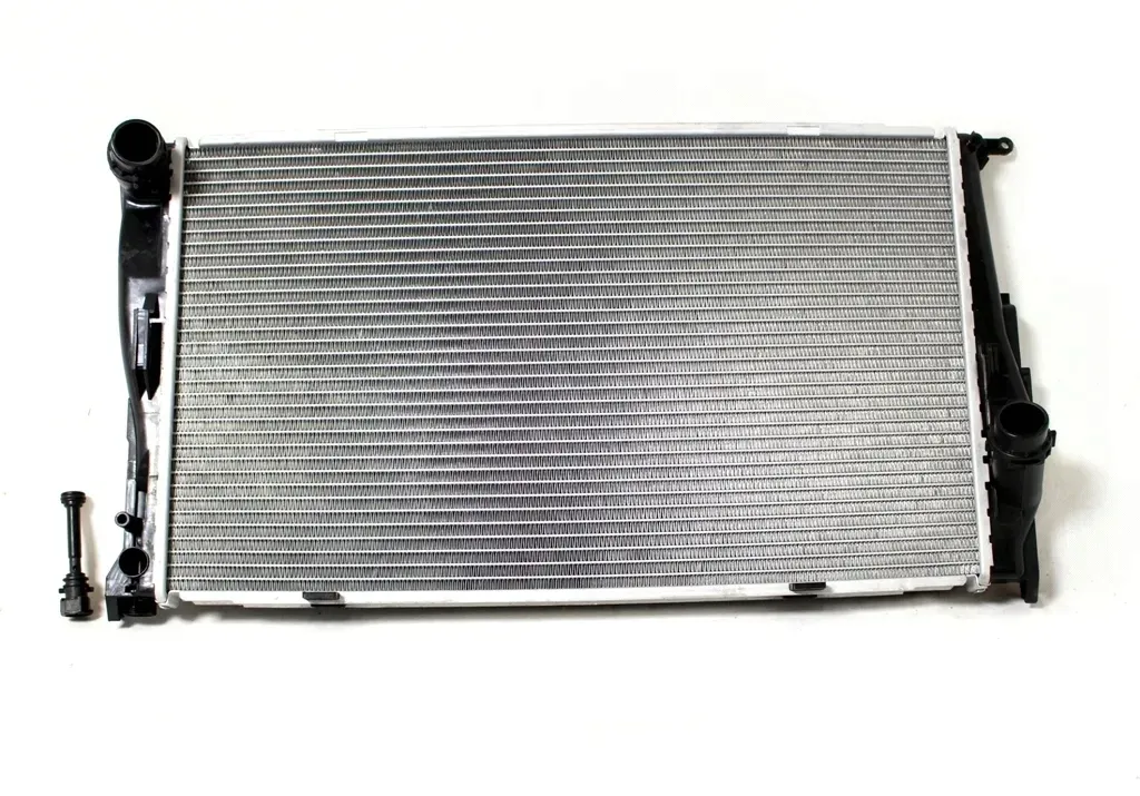 chlodnica-wody-silnika-bmw-e81-e82-e87-e88-e90-e91-e92-e93-e84-e89