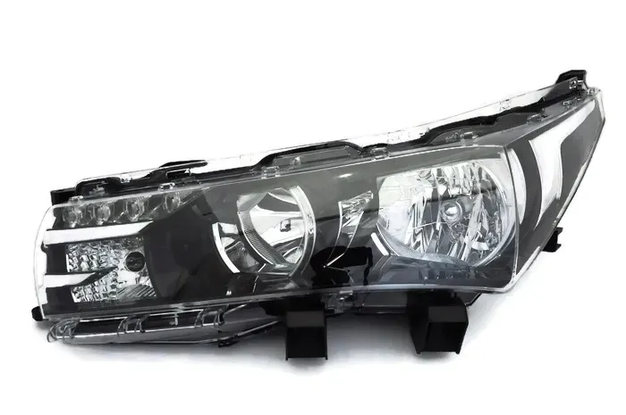 toyota-corolla-2013-reflektor-led-lewy-stan-nowy