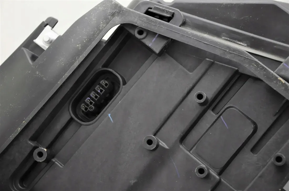 bmw-e60-e61-2003-06-reflektor-bi-xenon-prawy-stan-nowy