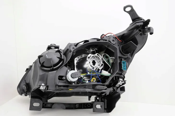 bmw-e60-e61-2003-06-reflektor-bi-xenon-prawy-producent-czesci-abakus