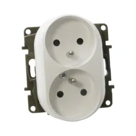 gniazdo-podwojne-niloe-764542-legrand-2703