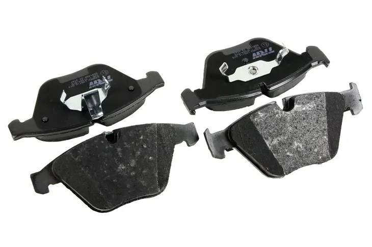 trw-klocki-hamulcowe-bmw-e-e90-e91-5-e60-e61-7-e65-strona-zabudowy-przod