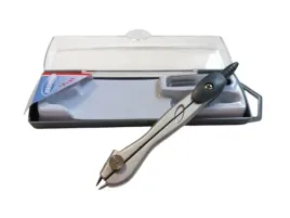 cyrkiel-w-etui-z-dodatkowymi-rysikami-2776