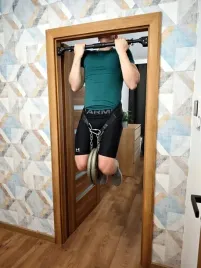drazek-rozporowy-regulowany-stalowy-do-podciagania-cwiczen-200-kg-solidny