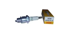 swieca-zaplonowa-ngk-bp8h-n-10-4838-pily-kosiarki