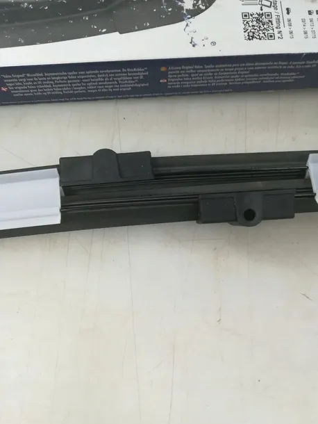valeo-piora-wycieraczki-vm370-bmw-e-e90-e91-x1-stan-nowy-pioro-kierowcy-600-mm
