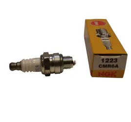 swieca-ngk-zaplonowa-cmr6a-1223-kosiarki-kosy