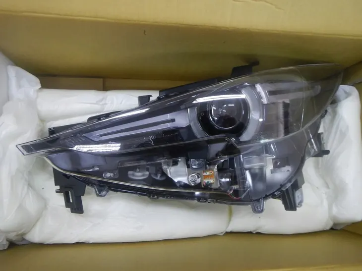 reflektor-tyc-20-16206-16-9-wersja-europejska