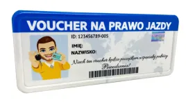 voucher-na-prawo-jazdy-na-malej-tablicy-rejestracyjnej
