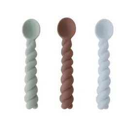 zestaw-sztuccow-dla-dzieci-kolorowe-sztucce-silikonowe-3-szt-oyoy-mini