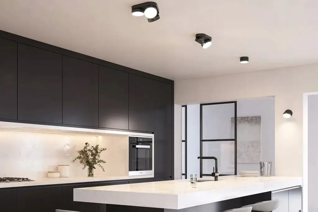 reflektor-sufitowy-nowoczesny-okragly-czarny-oczko-ruchome-led-6-8w-lutec